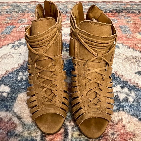 Rampage Heels - Picture 1 of 4